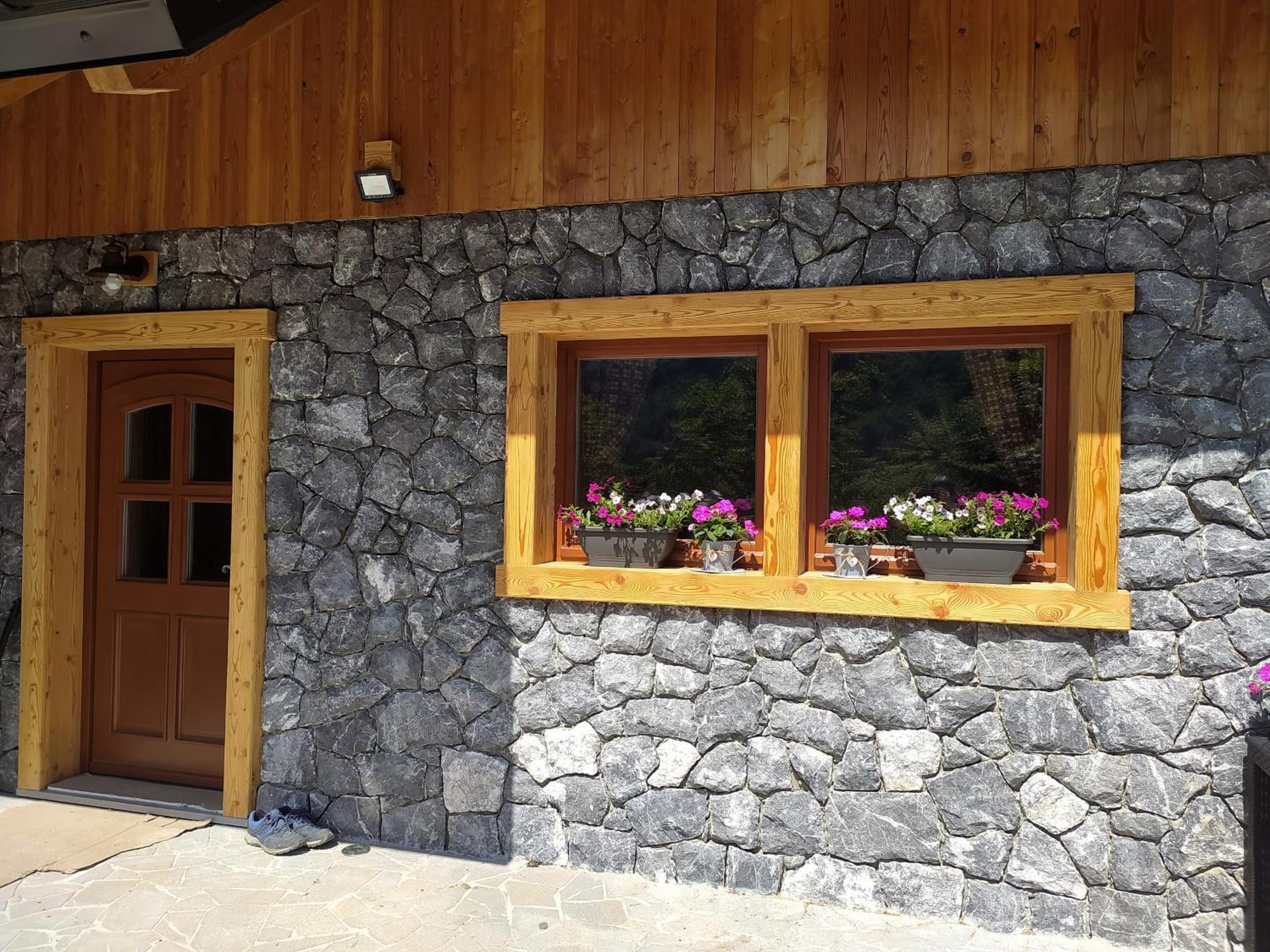 Raveo Chalet Navauce מראה חיצוני תמונה