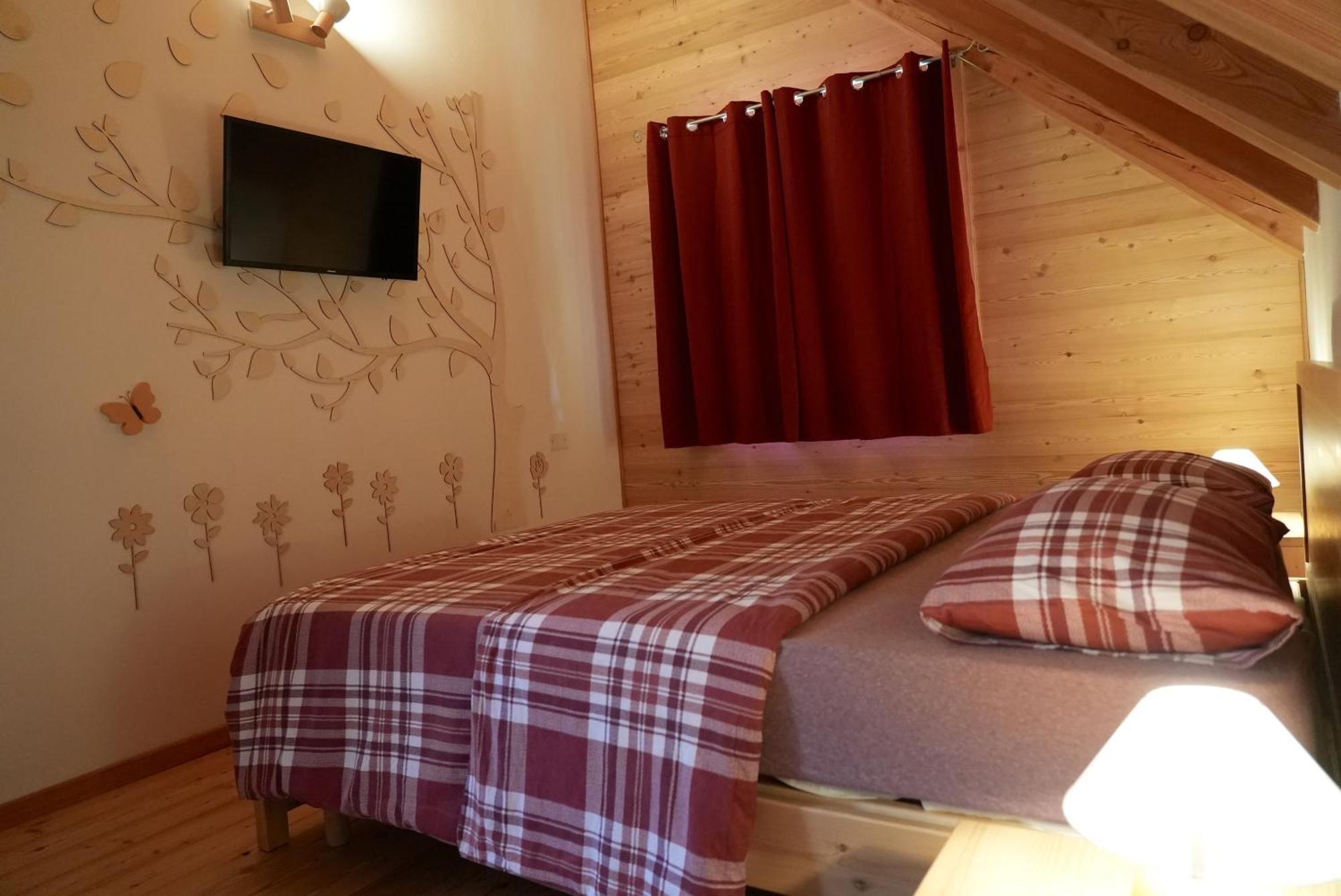 Raveo Chalet Navauce מראה חיצוני תמונה