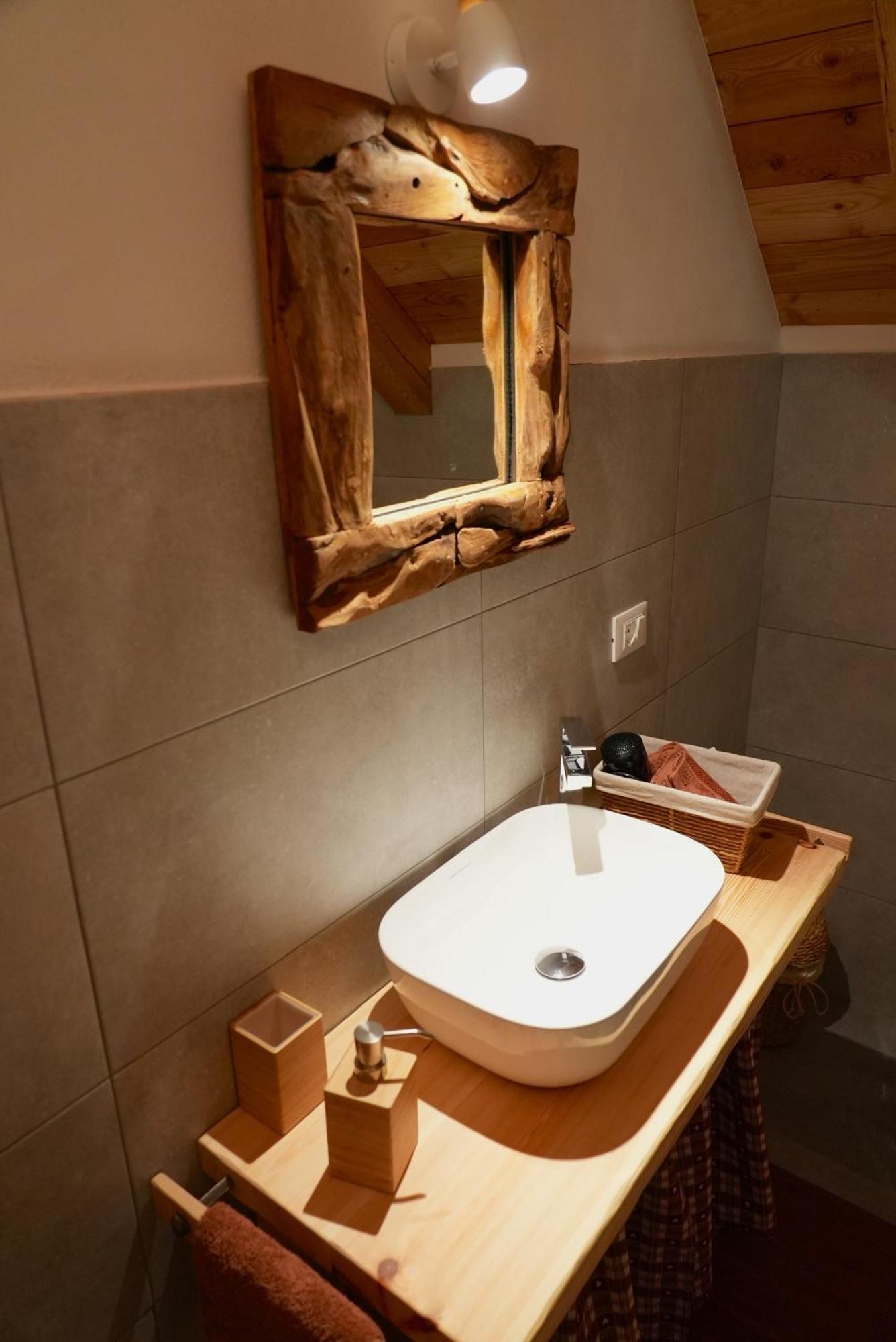 Raveo Chalet Navauce מראה חיצוני תמונה