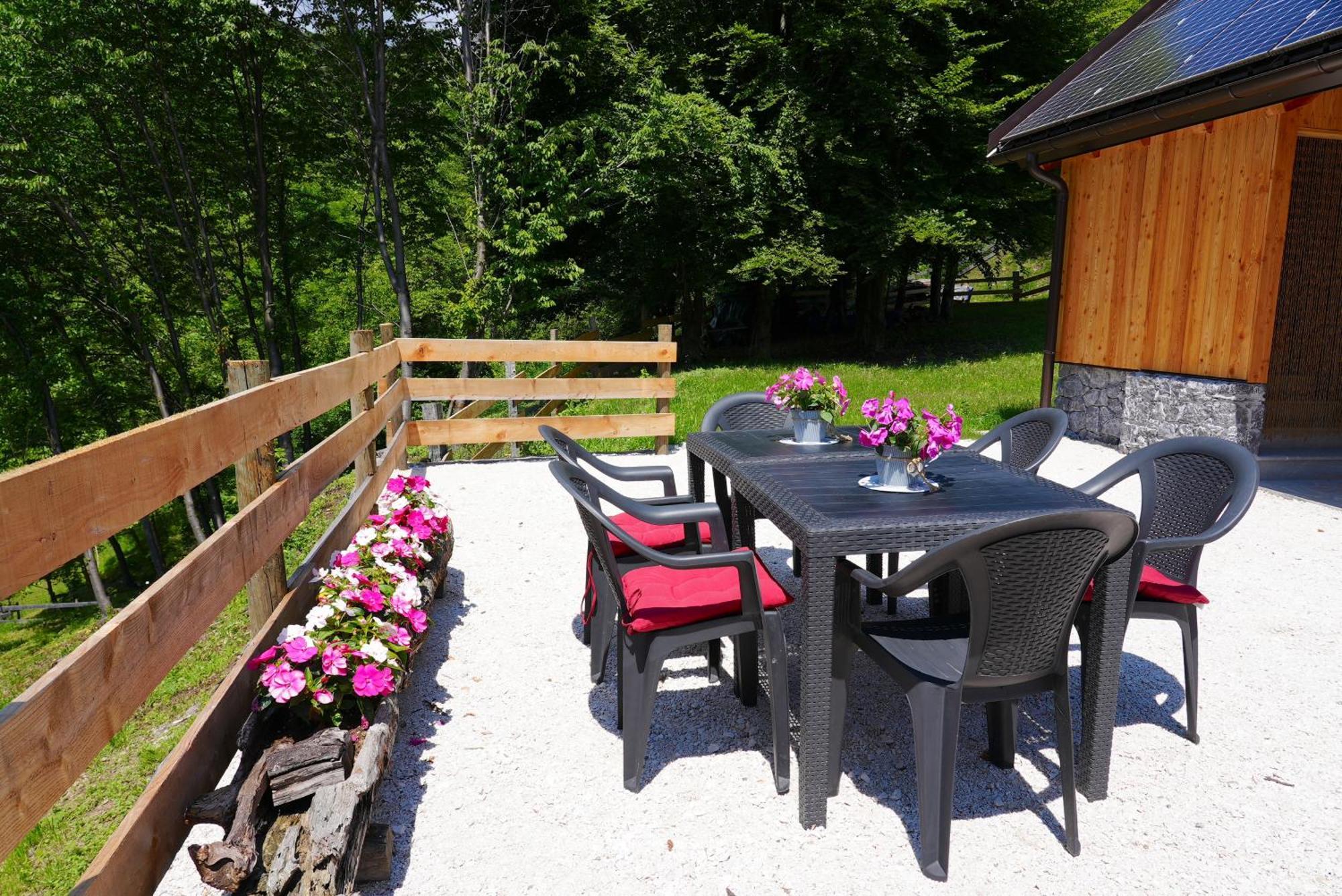 Raveo Chalet Navauce מראה חיצוני תמונה