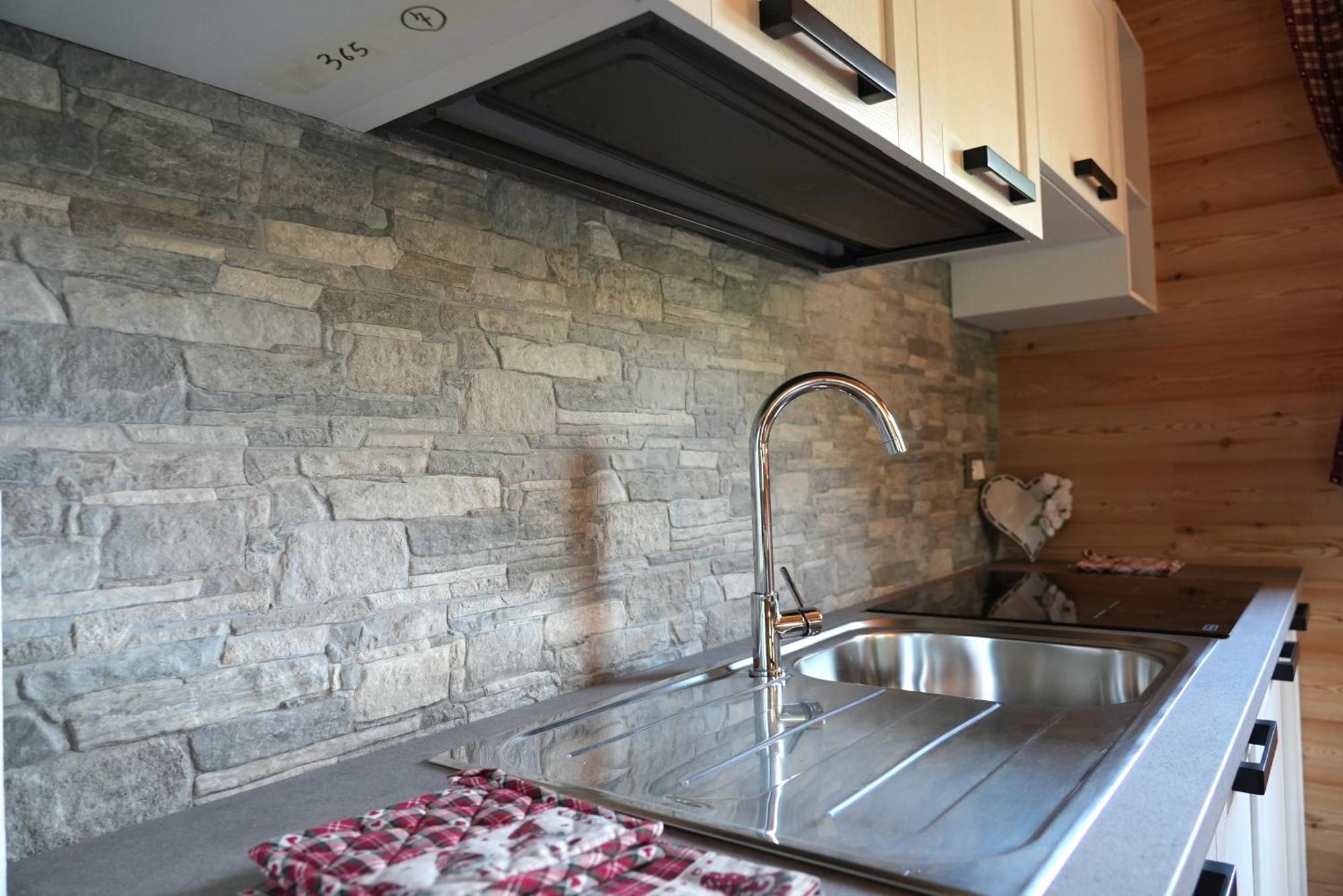 Raveo Chalet Navauce מראה חיצוני תמונה